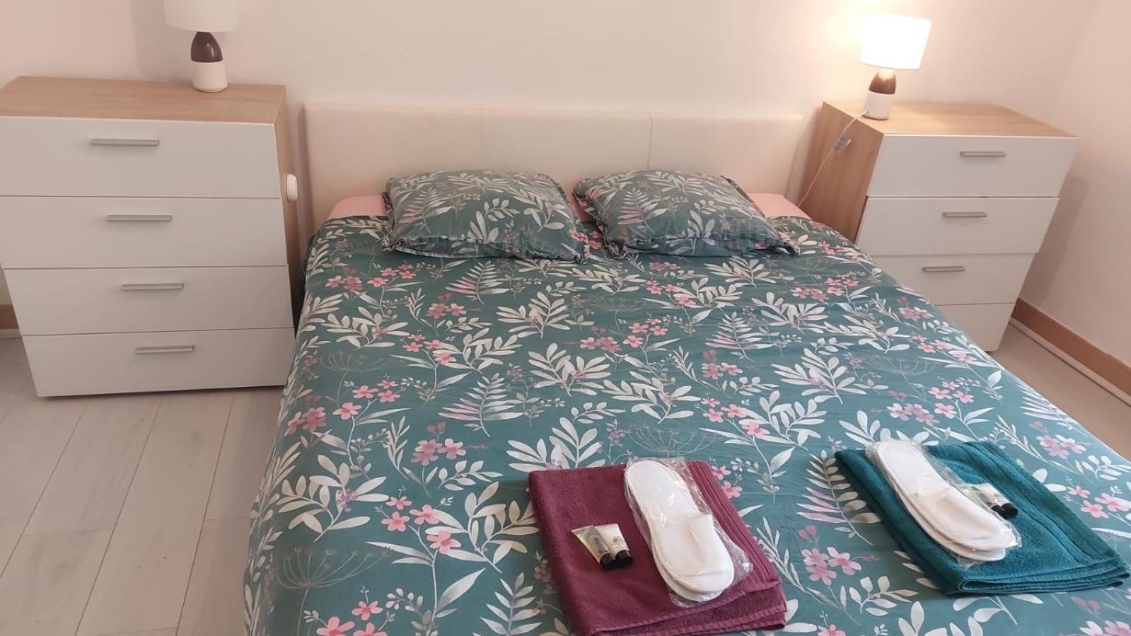 Apartment **** Sea 1 A 8 Personnes 80m2 A 120m De La ****